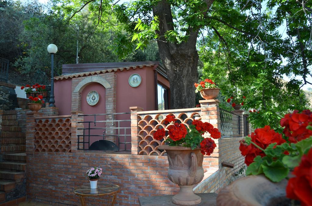 B&B Villa Vittoria Giardini-Naxos Kültér fotó