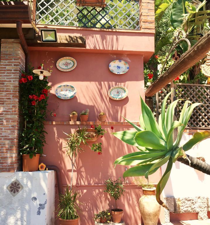 B&B Villa Vittoria Giardini-Naxos Kültér fotó