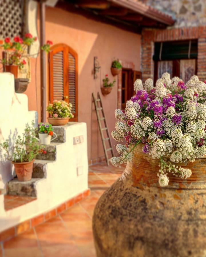 B&B Villa Vittoria Giardini-Naxos Kültér fotó