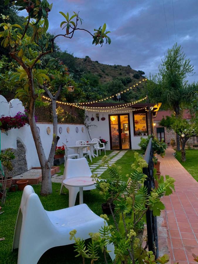 B&B Villa Vittoria Giardini-Naxos Kültér fotó